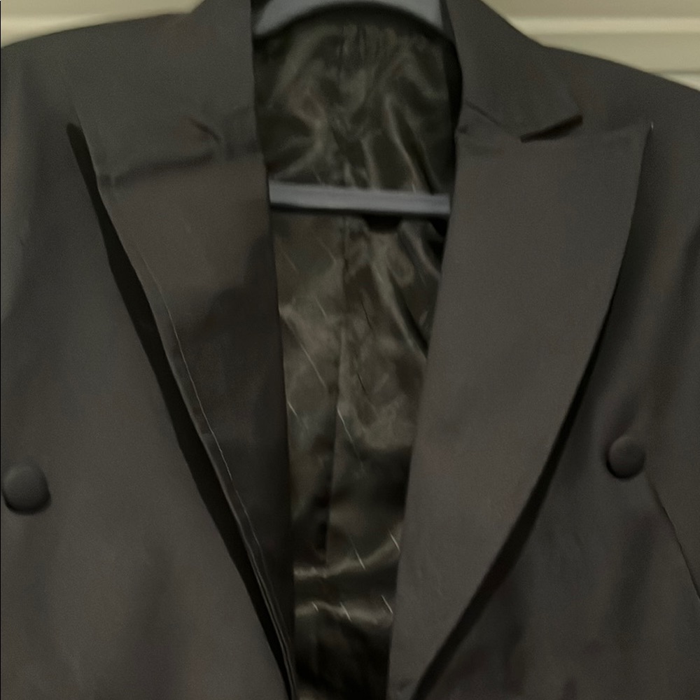 Elegant Black Double-Breasted Women's Blazer - Picture 6 of 7